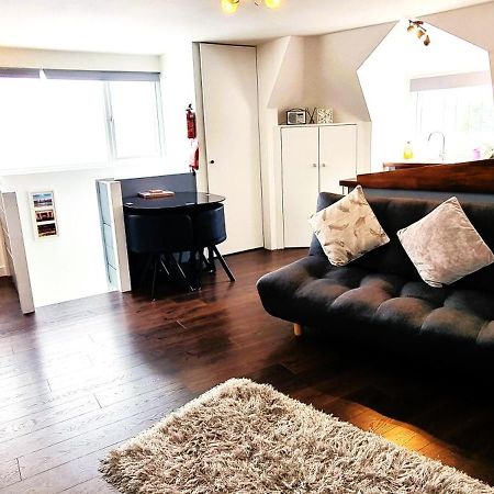 אלת'ם Beautiful Detached 1 Bedroom Apartment מראה חיצוני תמונה
